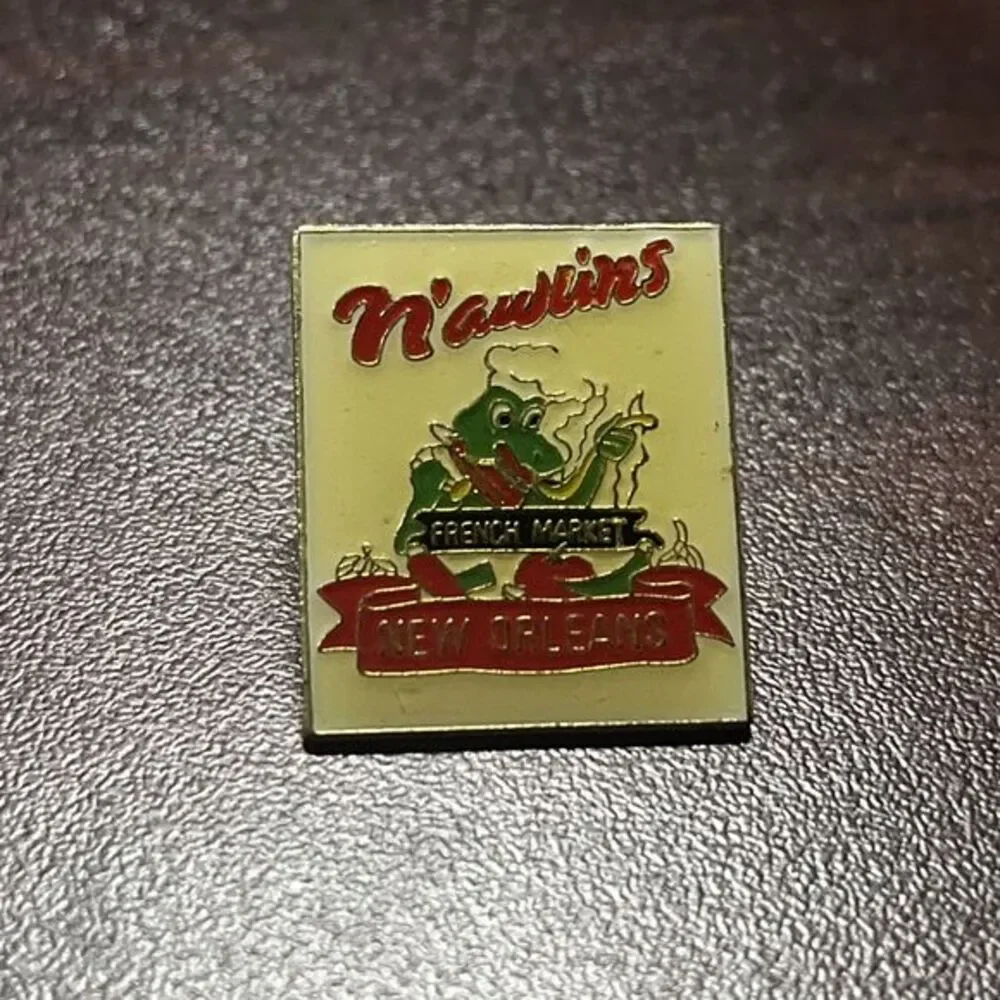 New Orleans French‎ Market Alligator Chef N’awlins Lapel Hat Pin